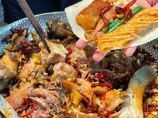 Xi’an Muslim Quarter Food Tour at Night: A Local Halal Food Experience After Dark